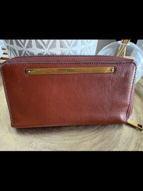 Fossil Leather Zip Wallet in Deep Rust